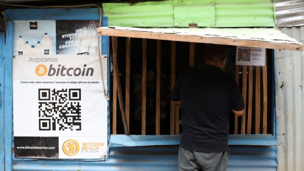 El Salvador – Protestos contra o Bitcoin estimulados por partidos de oposição