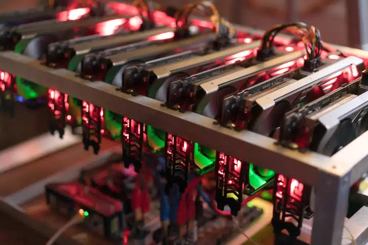 Instalação de mineração de Bitcoin em Nova York recebe multa de US$ 10.000 por dia