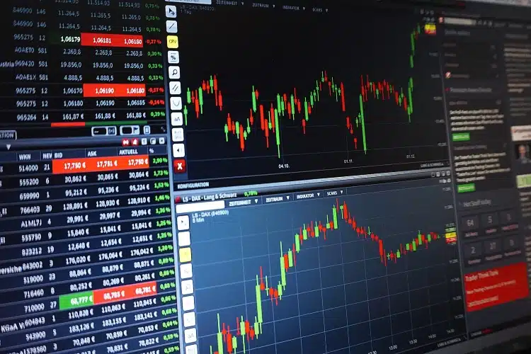 Americanas (AMER3): Como rombo bilionário em empresa expõe a manipulação e insegurança do mercado de renda variável tradicional